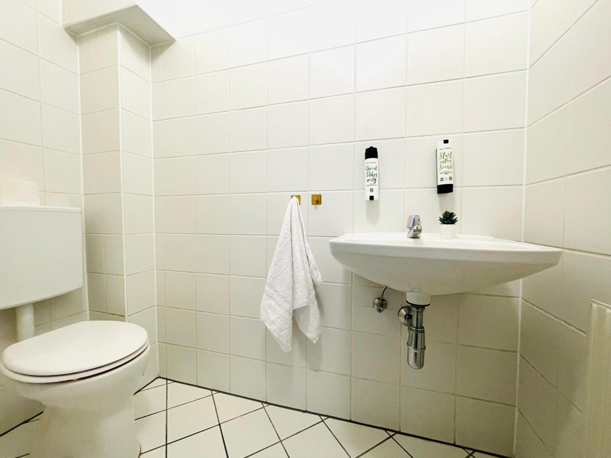 Apstay City Center Deluxe ǀ Free Parking ǀ Self Check-In Graz Exterior foto